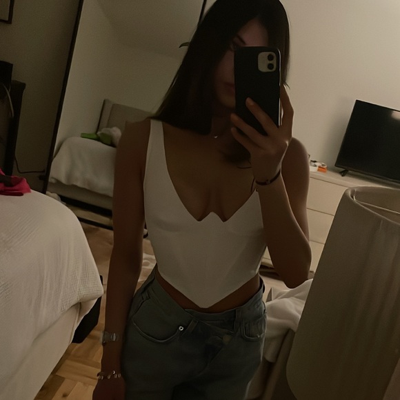 Bardot Corset Crop Top with Zippered Back and Cup Support - Picture 2 of 4